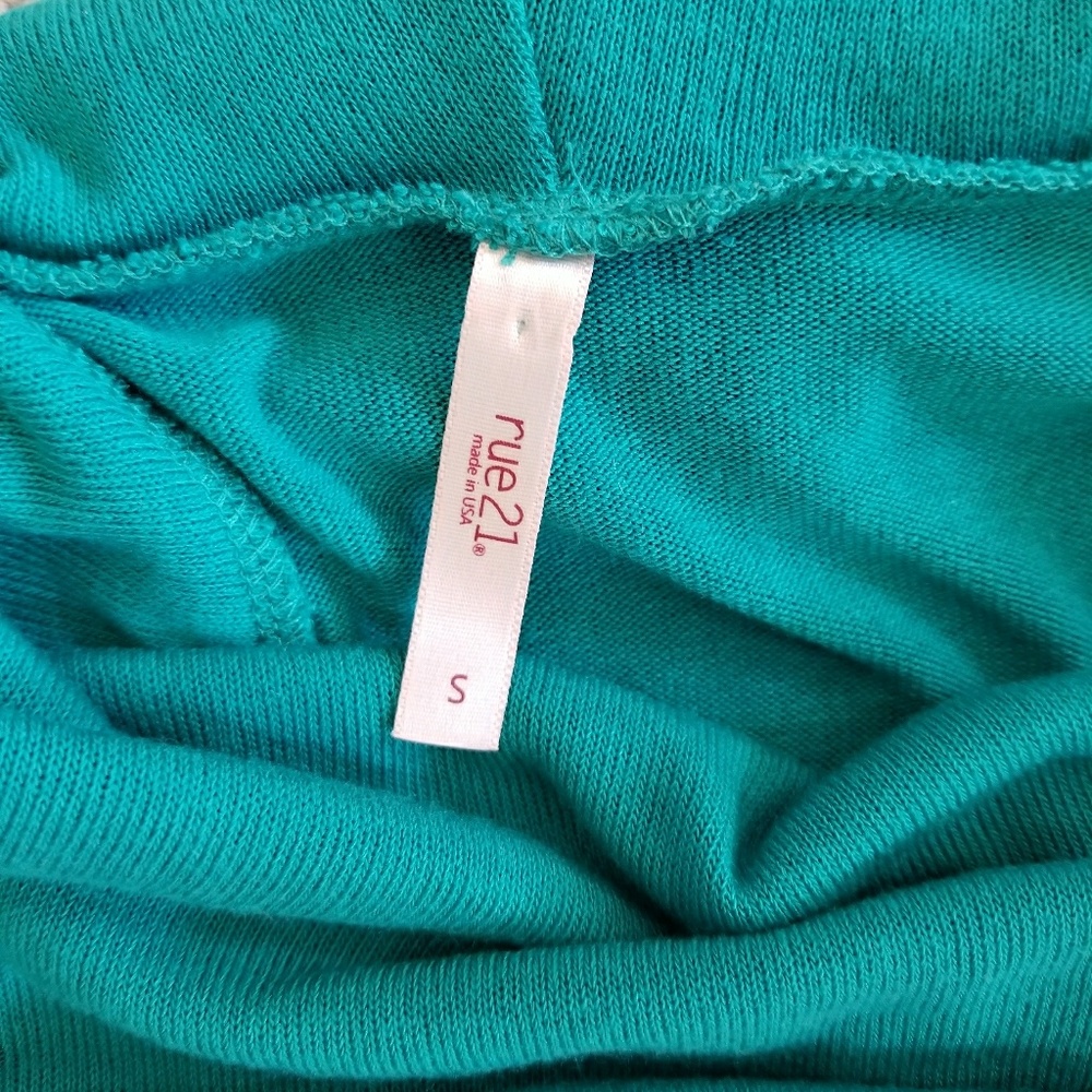Cute tunic! - Picture 2 of 2
